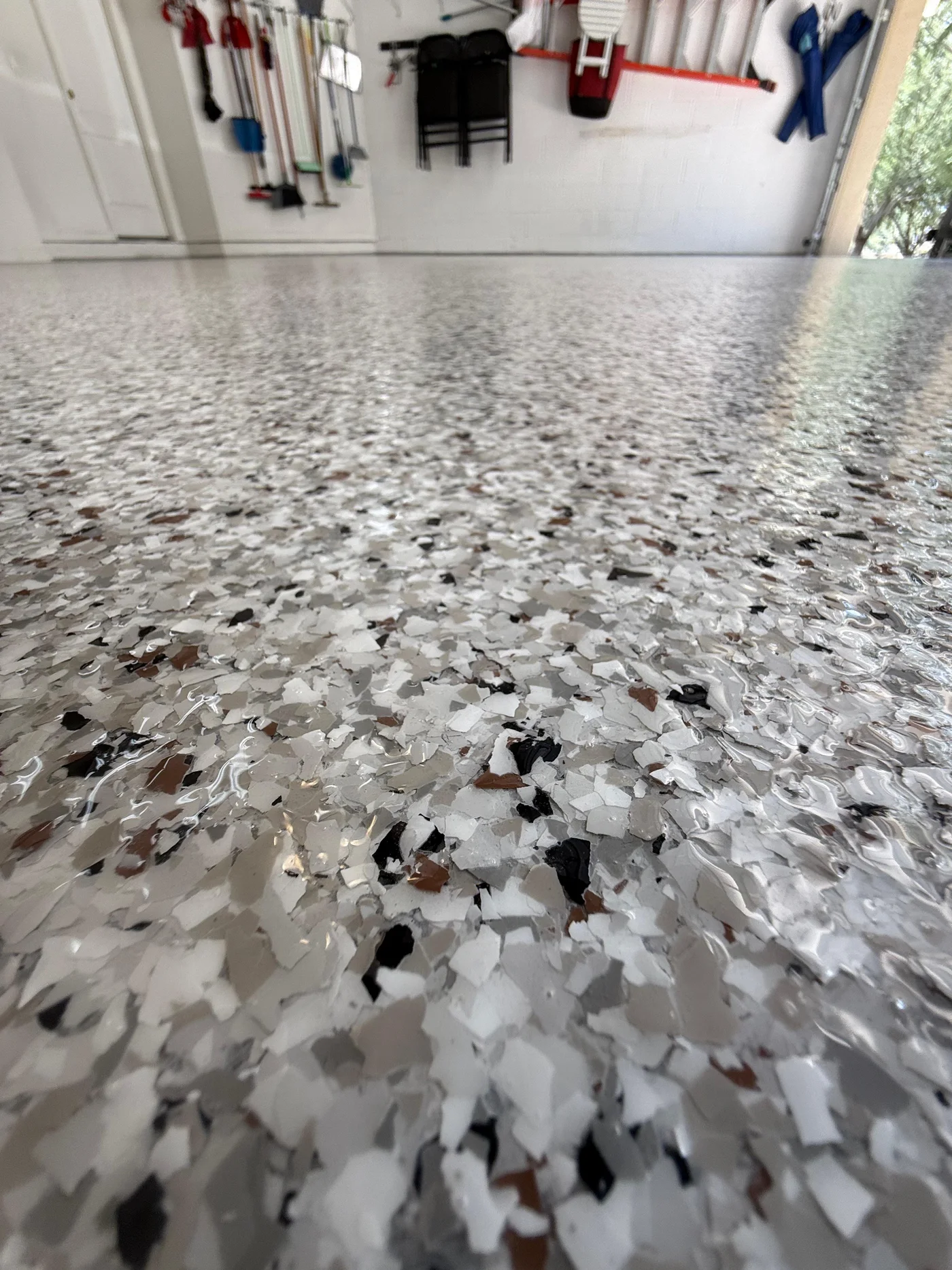 Piso de resina terminado, vista amplia